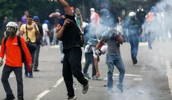 Ordenan detener a 14 militares por asesinato de un manifestante en Venezuela