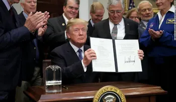 Editorial del USA Today dice que Trump no es apto para limpiar los baños...