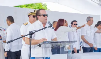 Gobierno entrega más de dos millones de pesos a parroquia católica e iglesias evangélicas en Samaná