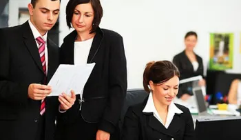 ¿Deben saber las empresas los planes de maternidad de sus empleadas?