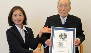 Japonés de 111 años es el hombre más anciano del mundo 