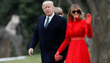 Los padres de Melania con un parecido increíble con los Trump