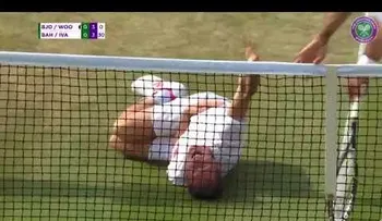 Un tenista de Wimbledon hace "un Neymar" que desata las risas del público