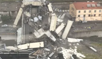 Colapsa puente en Italia y hay decenas de muertos