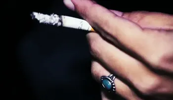 El hoyo en el zapato y el cigarrillo