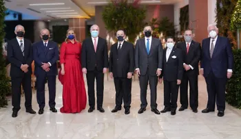 Gobernador Valdez Albizu y esposa ofrecen cena de gala en honor de los miembros de la Junta Monetaria