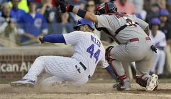 Molina, de Cardenales, se lastima tendón del pulgar