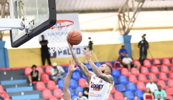 Héroes vencen a Titanes de manera contundente