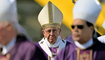 ¿Mujeres que casan y bautizan? El papa estaría dispuesto a estudiarlo