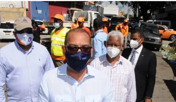 Ministro de Obras Públicas supervisa trabajos de bacheo y pavimentación de calles del Distrito Nacional