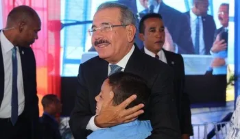 Presidente Medina inaugura escuela y estancia infantil en Herrera