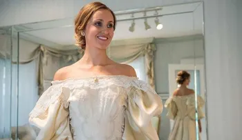 Vestido de novia, pasado por 10 bodas familiares en 120 años. ¡Un toque mágico a la celebración!