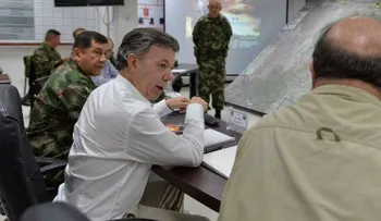 Santos hace advertencia a las FARC y ordena operativos contra el ELN