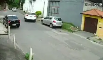 Ladrón con una sola pierna le roba carro a conductor en Brasil