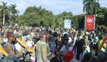 RD celebró con éxito el primer Holi Sun Festival of Color