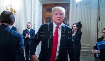 Trump dice que se habría enfrentado sin armas al tirador de Florida