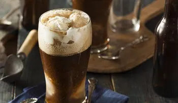 Flotante de cerveza de raíz