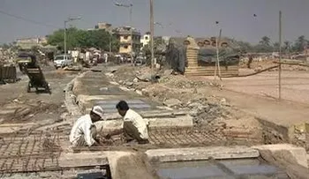 Hombre enterrado bajo cemento se quedó dormido en una construcción