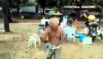 El viejo y la morena...wepa  (Video)