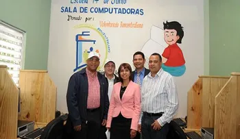 Voluntariado Banco Central dona sala de informática