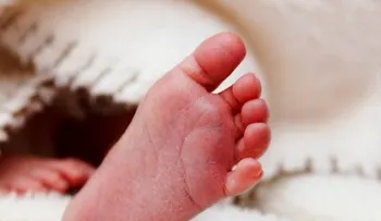 Padre de 25 años que busca reconocer a su hija con adolescente de 16 en Haití podría enfrentar investigación penal