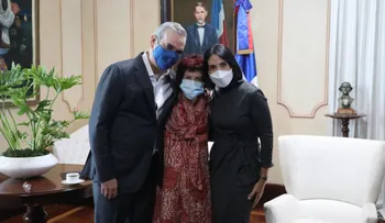 Presidente Abinader recibe a la actriz y productora cinematográfica Jane Chaplin