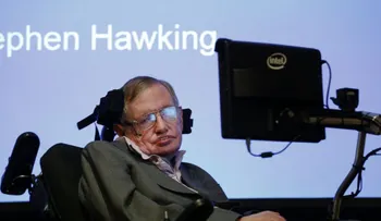 Condenan a cuatro meses de prisión a la acosadora de Stephen Hawking