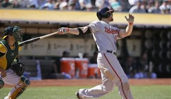 Davis pega grand slam y Orioles derrotan a Atléticos 