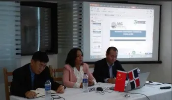 Orientan a comerciantes chinos sobre importación de productos y alimentos 