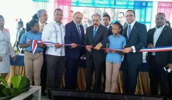 Presidente Medina inaugura escuela básica en Santo Domingo Este