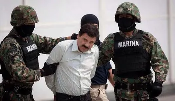 Muestran a "El Chapo" Guzmán tras su arresto en Mazatlán 
