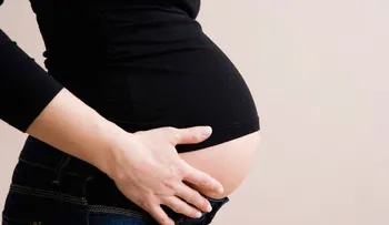 Vendió a su bebe por Facebook por 110 dólares (Video)
