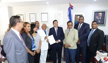 Comisión del Senado estudia proyecto modifica ley 10-91 del CDP