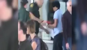 Empleado de una compañía se negó abordar pasajeros que no fueran estadounidenses