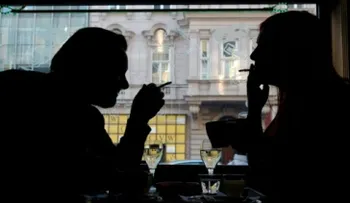 Fumar provoca millones de ataques cardíacos, advierte la OMS