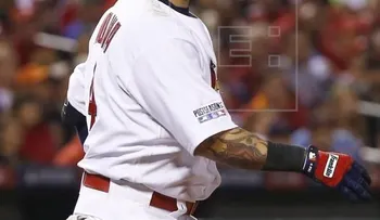Molina pega grand slam; Morales dos jonrones