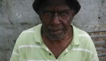Llevan a destacamento de Manoguayabo, anciano que no recuerda donde vive