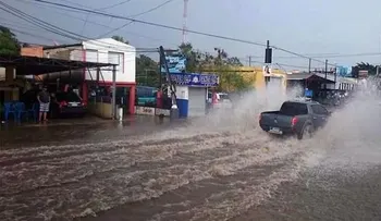 Sistema de baja presión se aleja de RD, pero seguirán lluvias