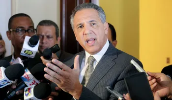 Peralta resta importancia a pedido legisladores oposición de interpelar al presidente Medina