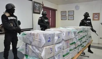 Apresan colombianos y criollos por cargamento en Boca de Yuma 