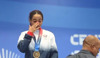 Dahiana Ortiz gana oro en halterofilia pese a lesión y fallo en arranque