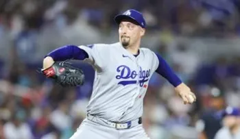 Blake Snell abandona apertura ante Rojos por rigidez en la ingle izquierda