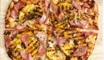 El presidente de Islandia dijo que quería prohibir la pizza hawaiana y desató una polémica en el país