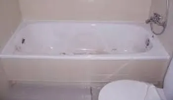 Muere dentro de una bañera