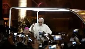 Papa visita a enfermos terminales en Paraguay 