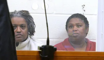Dos mujeres queman niña de 5 años en un rito vudú en EEUU para "liberarla de un demonio"