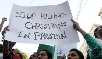 Una adolescente pakistaní que se casó por amor es quemada viva por su propia madre