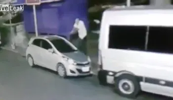 Un ladrón quiso robarle el auto a la persona equivocada y murió en el intento