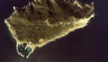 La isla japonesa que las mujeres tienen prohibido visitar