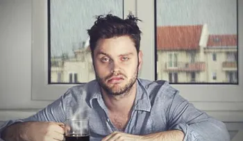 6 razones por las que te despiertas sintiéndote horrible